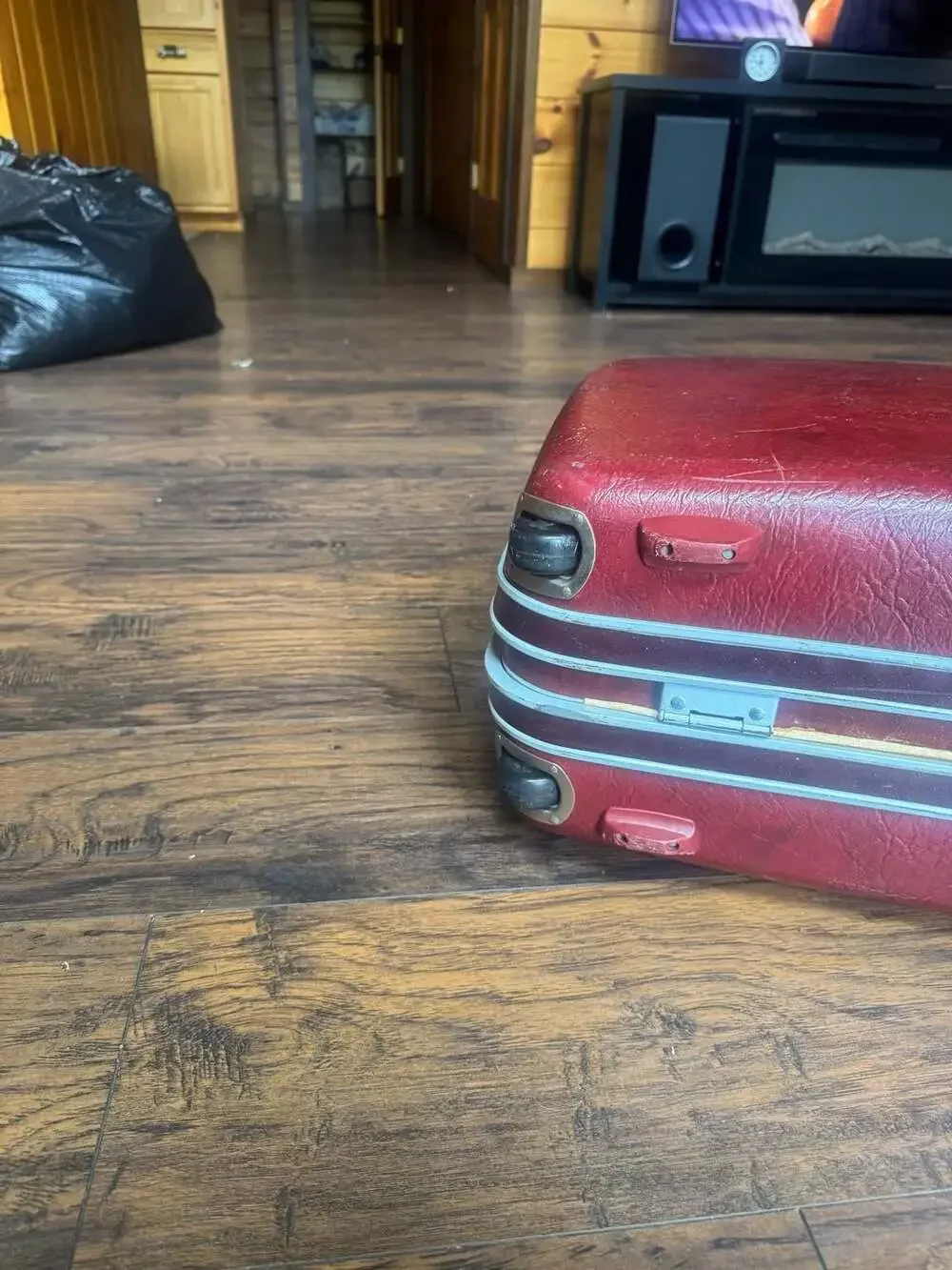 Samsonite classic silhouette